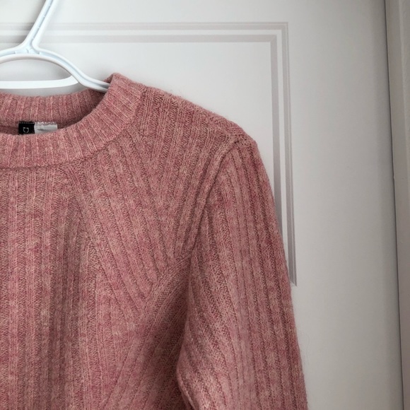 H&M pink sweater - Picture 2 of 5